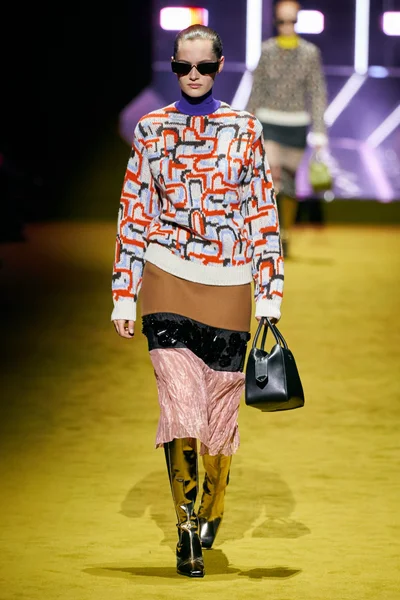 Look 26